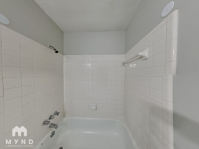 Building Photo - 3859 Hyacinth Dr