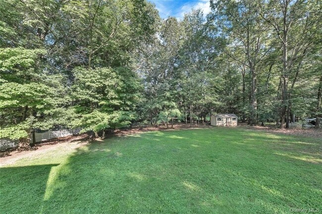 Building Photo - 5 Fairview Ln