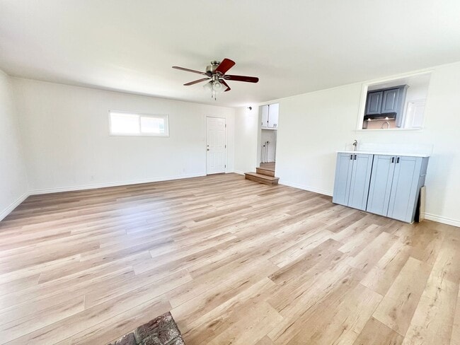 Building Photo - Charming Remodeled Lakewood Home with Bonu...