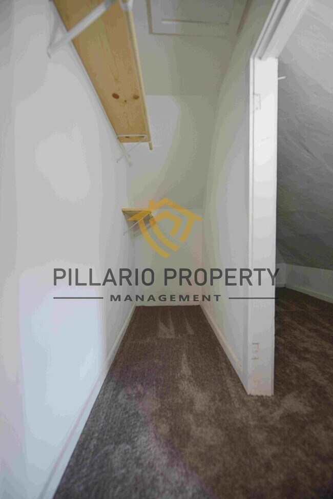Building Photo - Close to Marion University, 3 Bedroom, 1.5...
