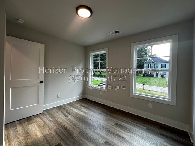 Building Photo - 2674 Fairlane Dr