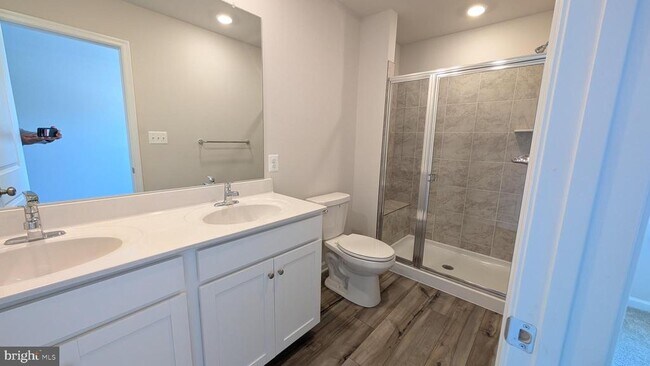 Building Photo - 413 SILVER BIRCH Dr