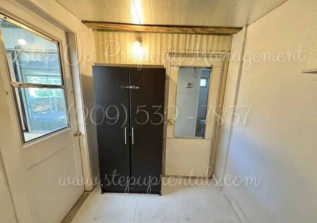 Building Photo - 20381 Sherry Ct