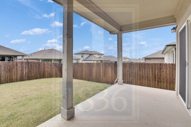 Building Photo - 18001 Umberto Dr