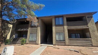 Building Photo - 4570 Carriage Park Dr