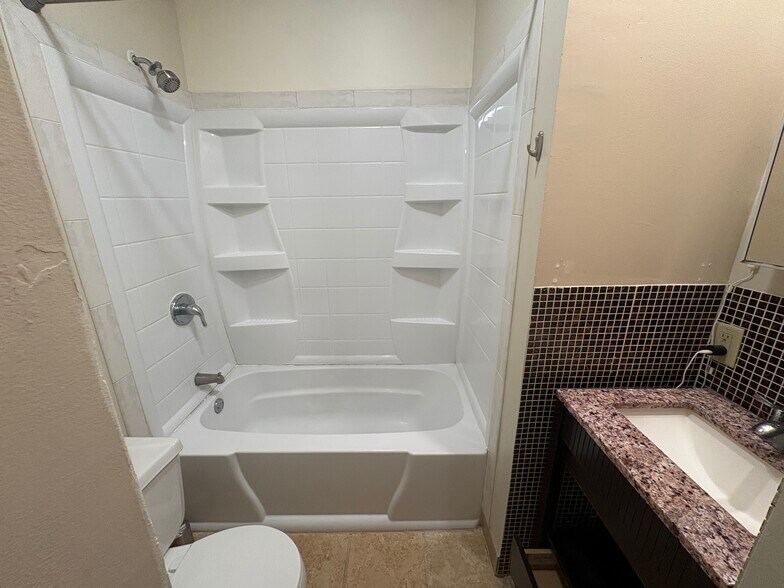 Shower and Tub - 1308 Fairmont St NW