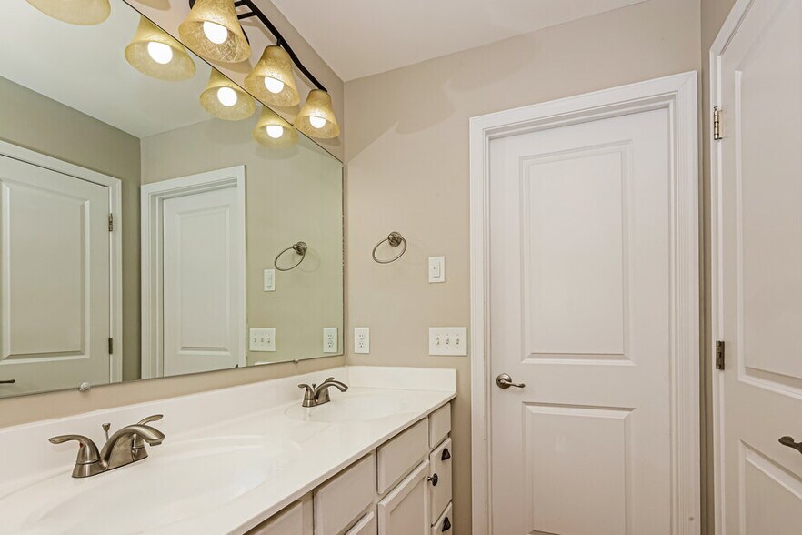 Building Photo - 2647 Apple Cross Ct