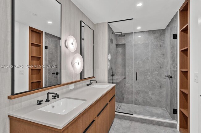 Building Photo - 2200 Brickell Ave