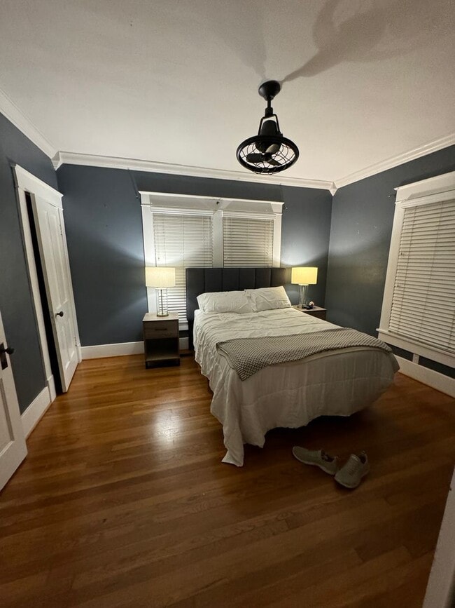 Building Photo - 2017 N Garfield St