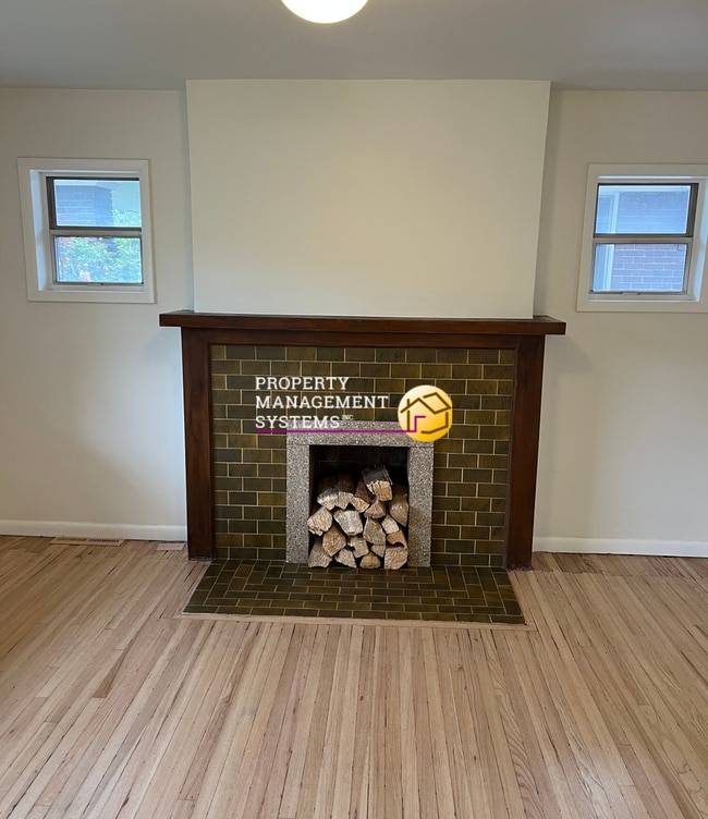 Building Photo - 3 Bedroom Home In Sugarhouse!