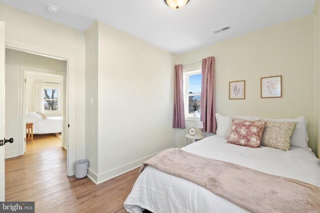 Building Photo - 701 S 2nd St