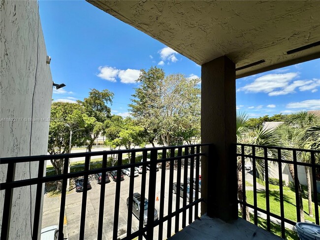 Building Photo - 3561 SW 117th Ave