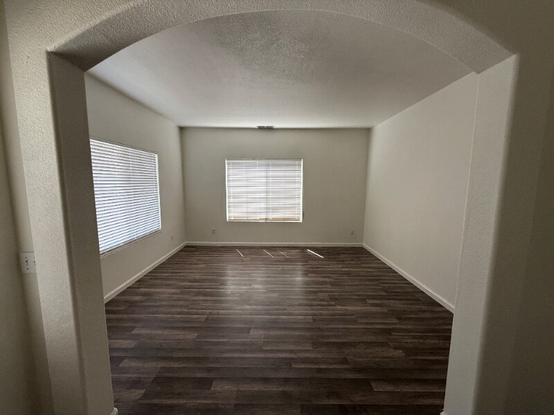 Building Photo - 2509 Vienna Ct