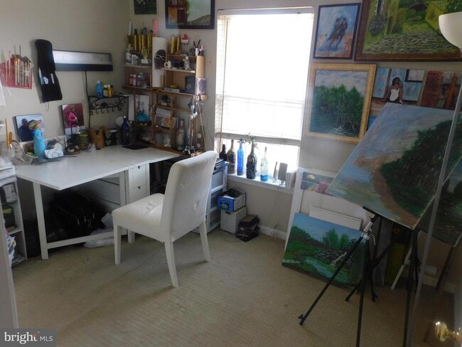 Building Photo - 337 Kirby St