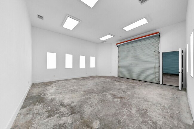 Building Photo - 3138 Reed Rd