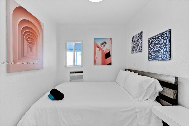 Building Photo - 1021 NW 23rd Ave