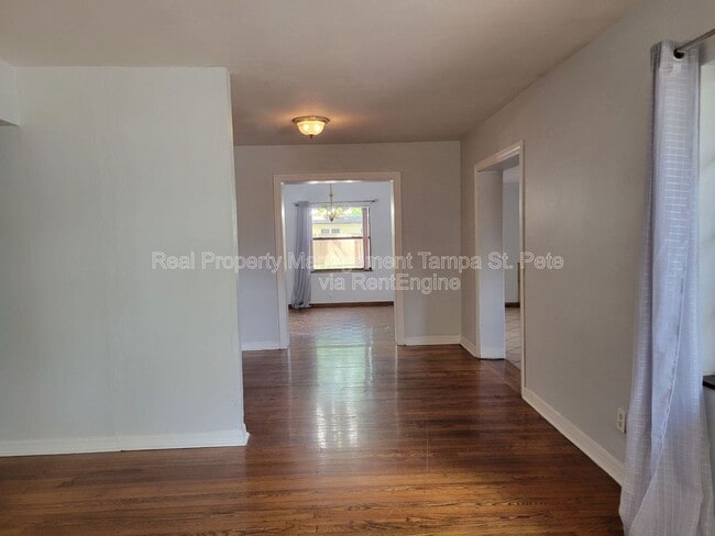 Building Photo - 4311 S Thatcher Ave