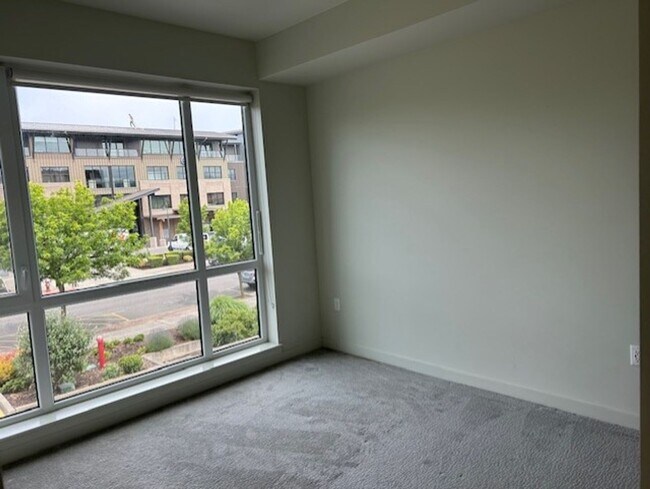 Building Photo - Roomy, 612 Square Foot, 1-Bedroom Home wit...