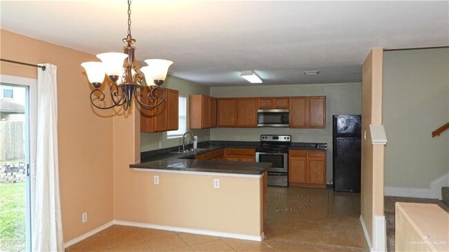 Building Photo - 14 19th St