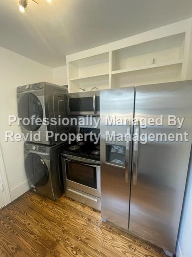 Building Photo - Newly Renovated 2 Bed 1 Bath near U of M!