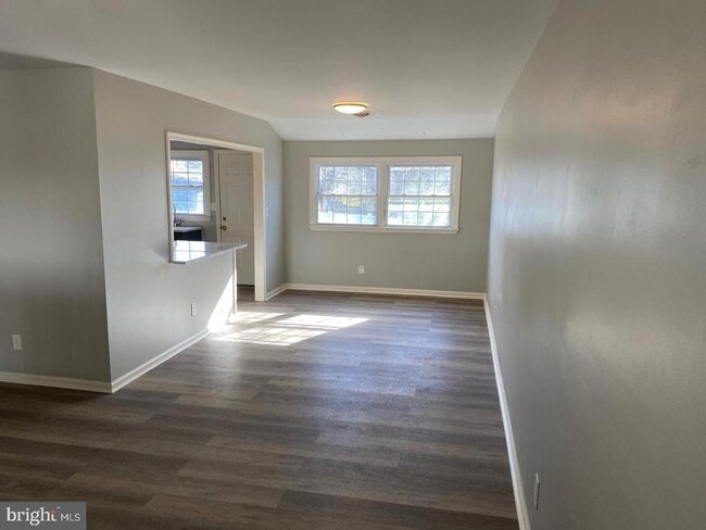 Building Photo - 11 Windflower Dr