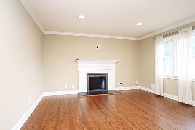 Building Photo - Locust Grove Home With Fenced Yard