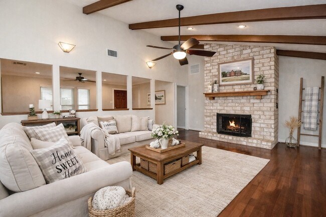 Building Photo - 21106 Park Mt Dr