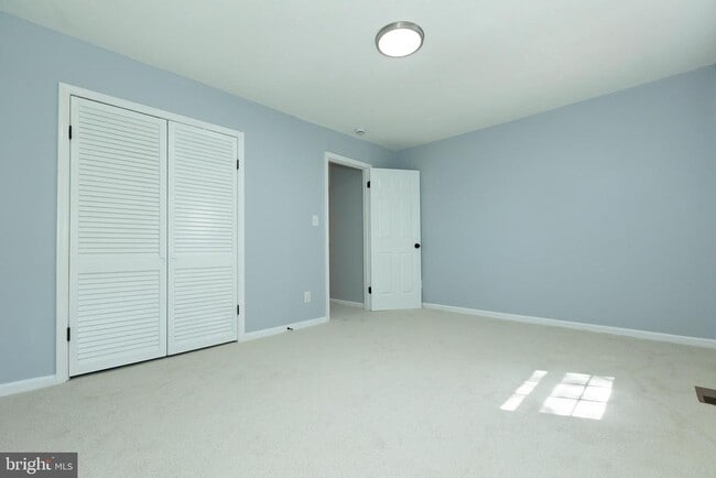 Building Photo - 13640 Deerwater Dr