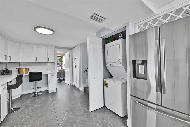 Building Photo - 2549 Marathon Ln