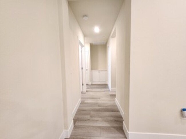 Building Photo - Upscale 2/2 Apartment in The Cannery!-$500 Off 1st Month's Rent