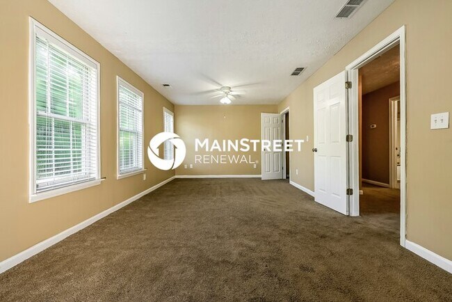 Building Photo - 4 Bedroom Pet-Friendly Home in Snellville,...