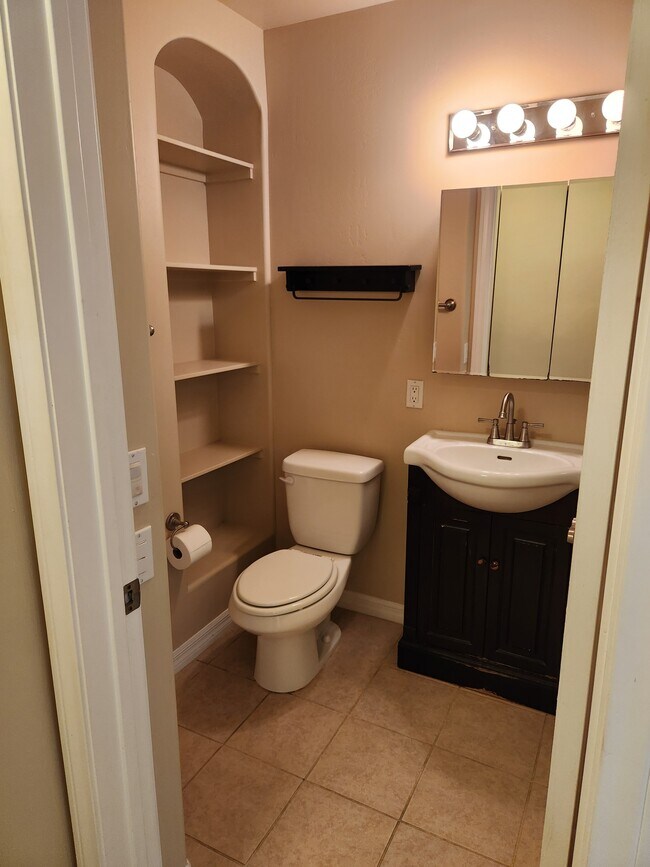 Building Photo - 5252 Balboa Arms Dr