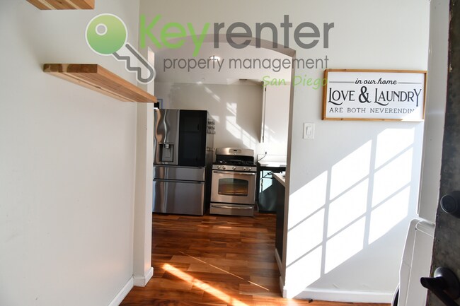 Building Photo - Single Detach Home in the heart of Bay Park | Close to SeaWorld, Mission Bay, Hwy 5 & 8 freeway