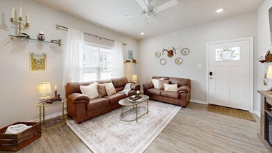 Building Photo - 1326 Prairie Dr