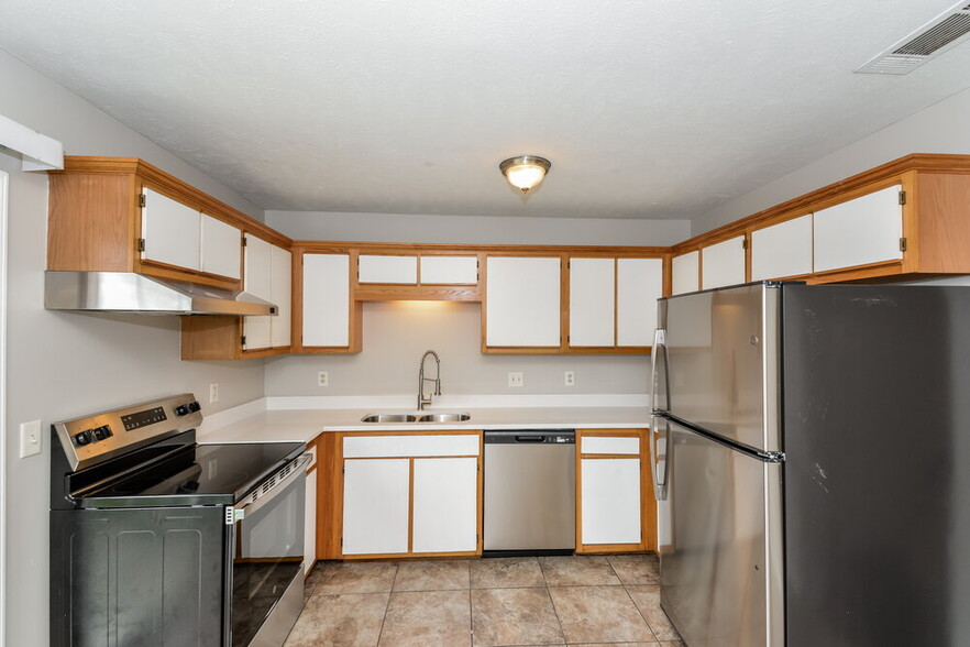 Building Photo - 4080 Nir Shreibman Blvd