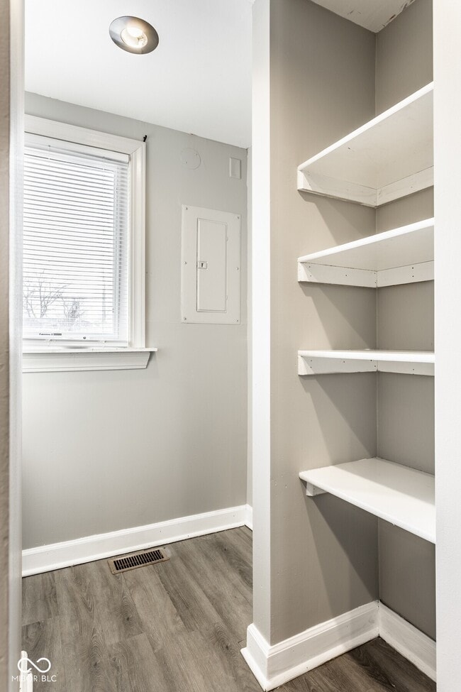 Building Photo - 1253 S East St