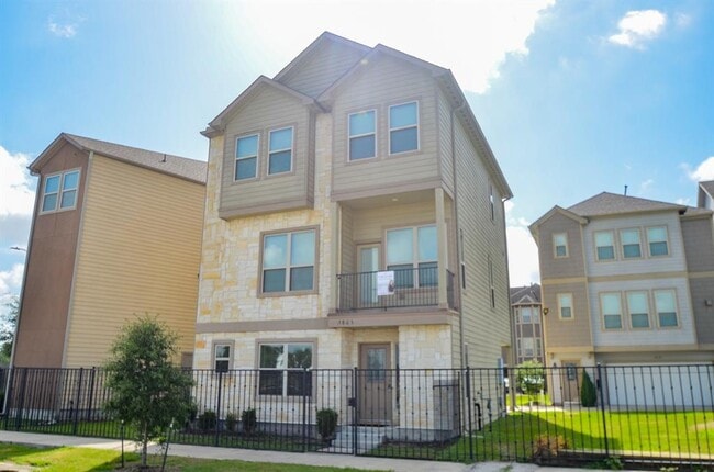 Building Photo - 5803 Conley St