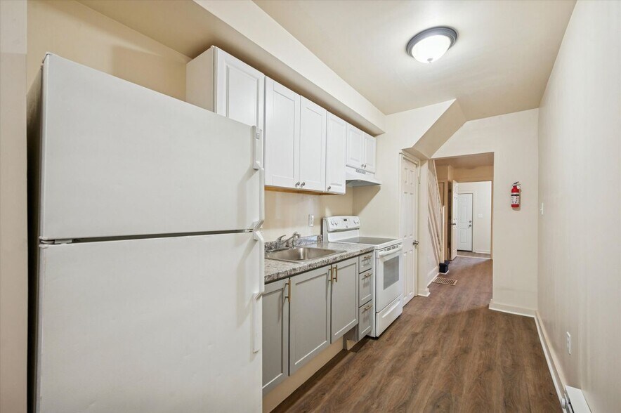 Building Photo - 1112 Johnson St