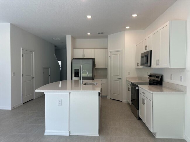 Building Photo - 2079 Hallier Cv