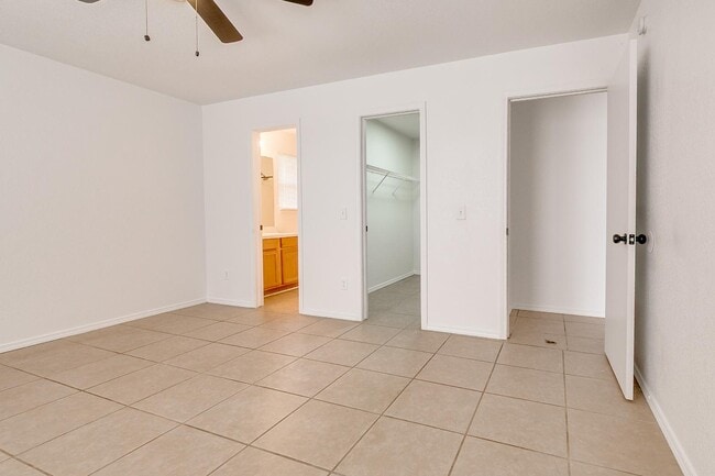 Building Photo - 913 SW 153rd St