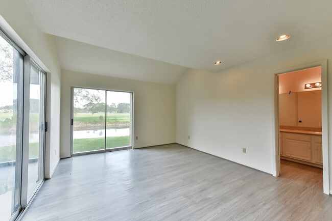 Building Photo - 1811 Veranda Dr