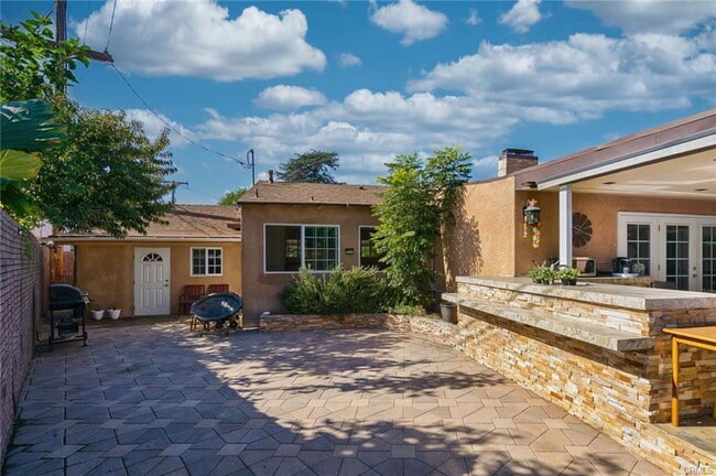 Building Photo - 814 Kellogg Ave