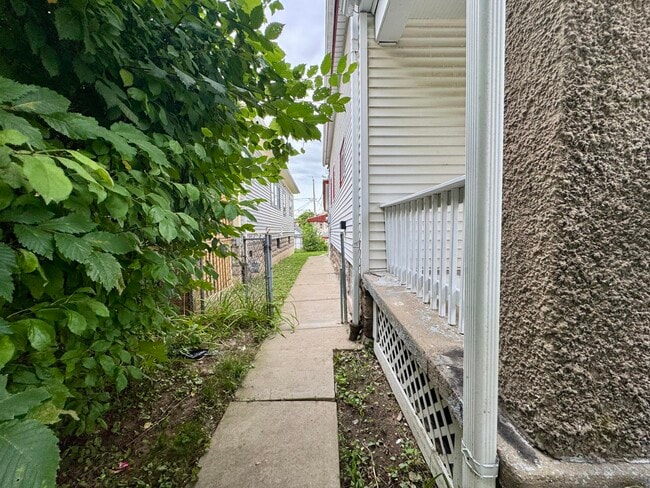 Building Photo - 3935A N 13th St