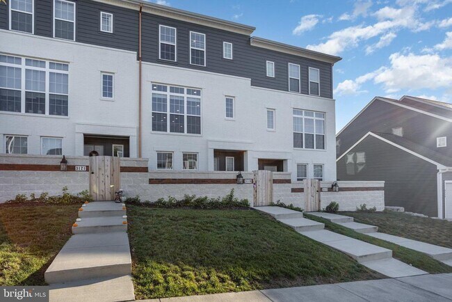 Building Photo - 3119 Herr St