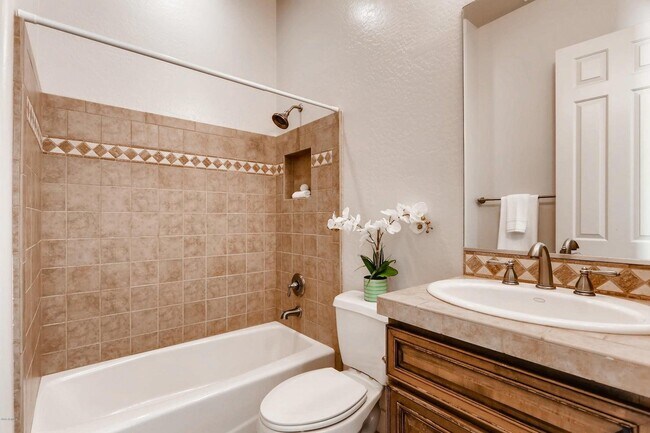 Building Photo - 15865 W Vernon Ave