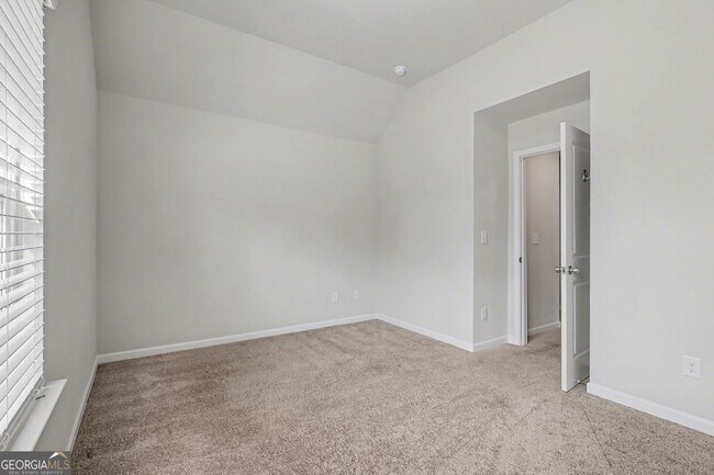 Building Photo - 6276 Noreen Wy