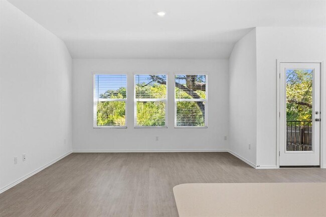 Building Photo - 1448 Boggy Crk Rnch Rd