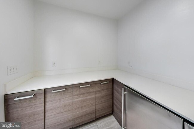 Building Photo - 1550 11th St NW