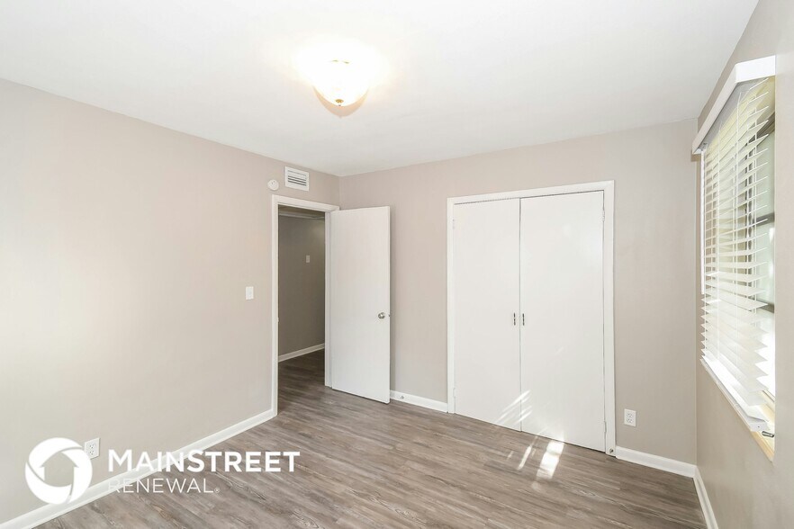 Building Photo - 6238 Green Pine Ln