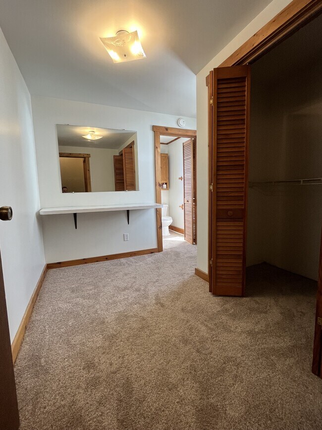 Building Photo - 934 S 21st St